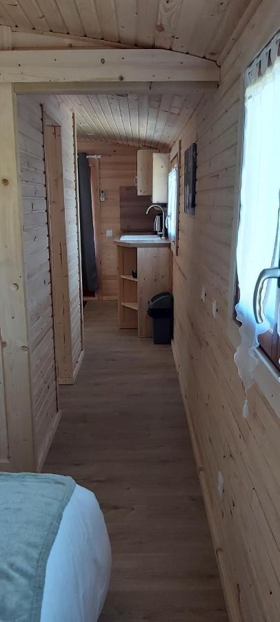 Les Roulottes Des Ris Bed & Breakfast